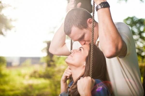 Unique Engagement Photo Ideas from Pinterest