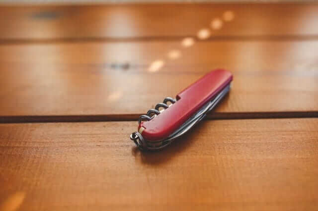 red-desk-knife-penknife