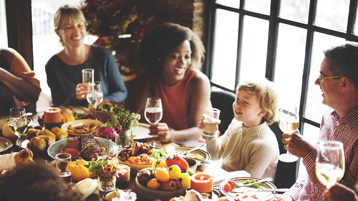 family at thanksgiving table