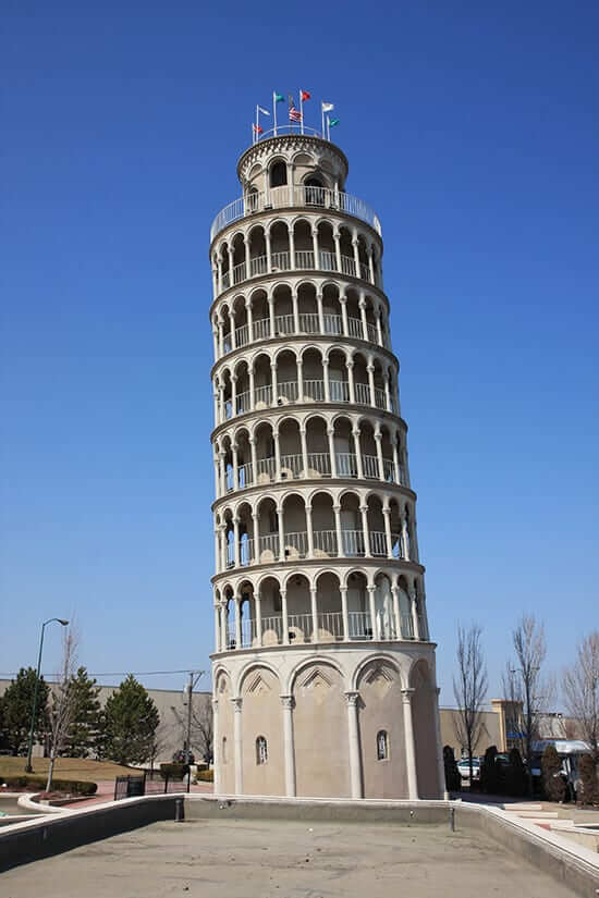 leaning tower roadside attraction