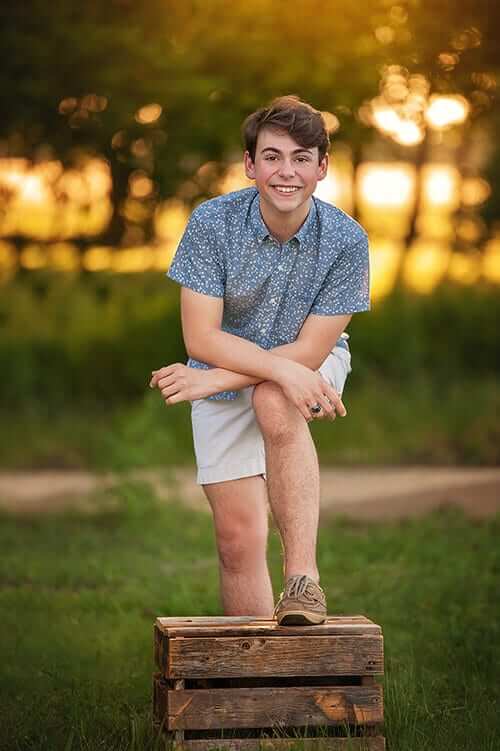 Avoid the Awkward: Try These 5 Easy Posing Tips for Guys Senior Pictures