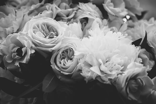black and white wedding flowers
