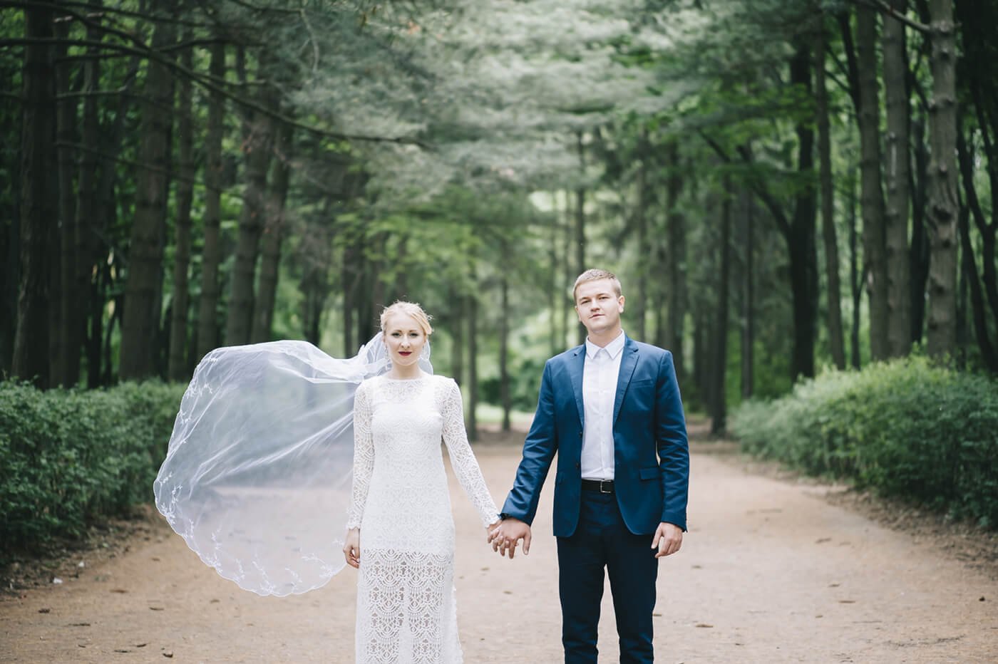 Poses de boda modernas imprescindibles