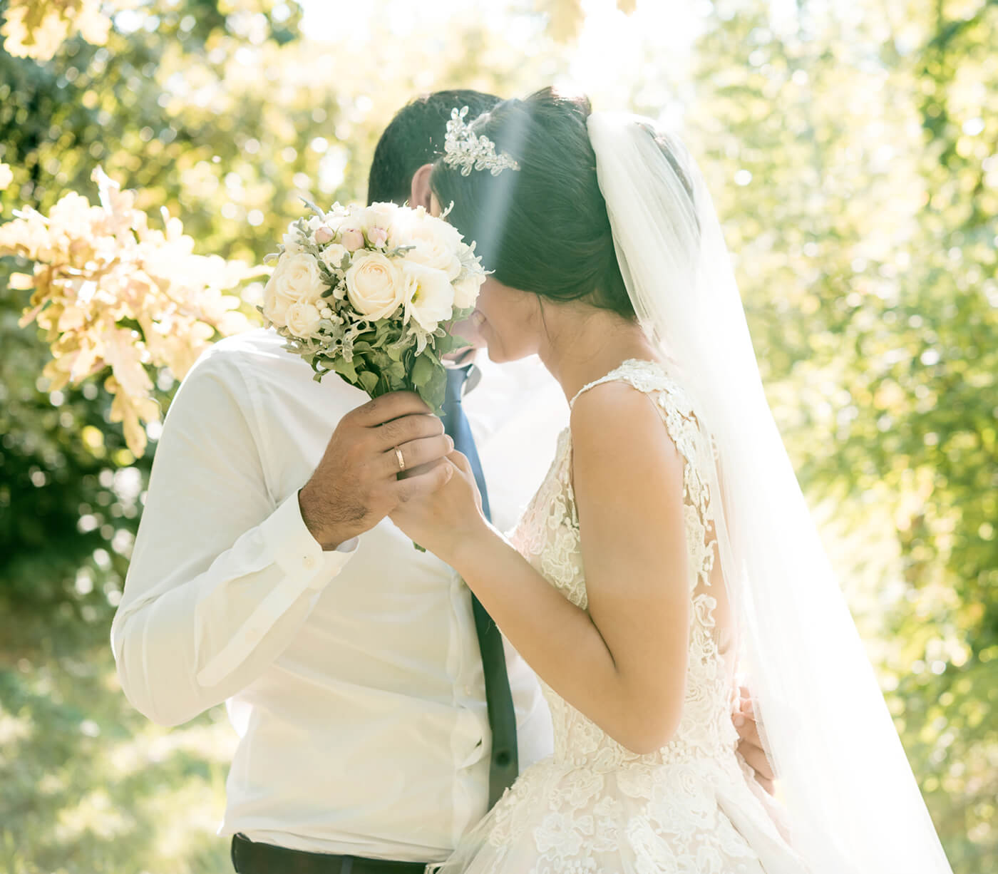 Photo of A sikh bride and groom pose after their wedding