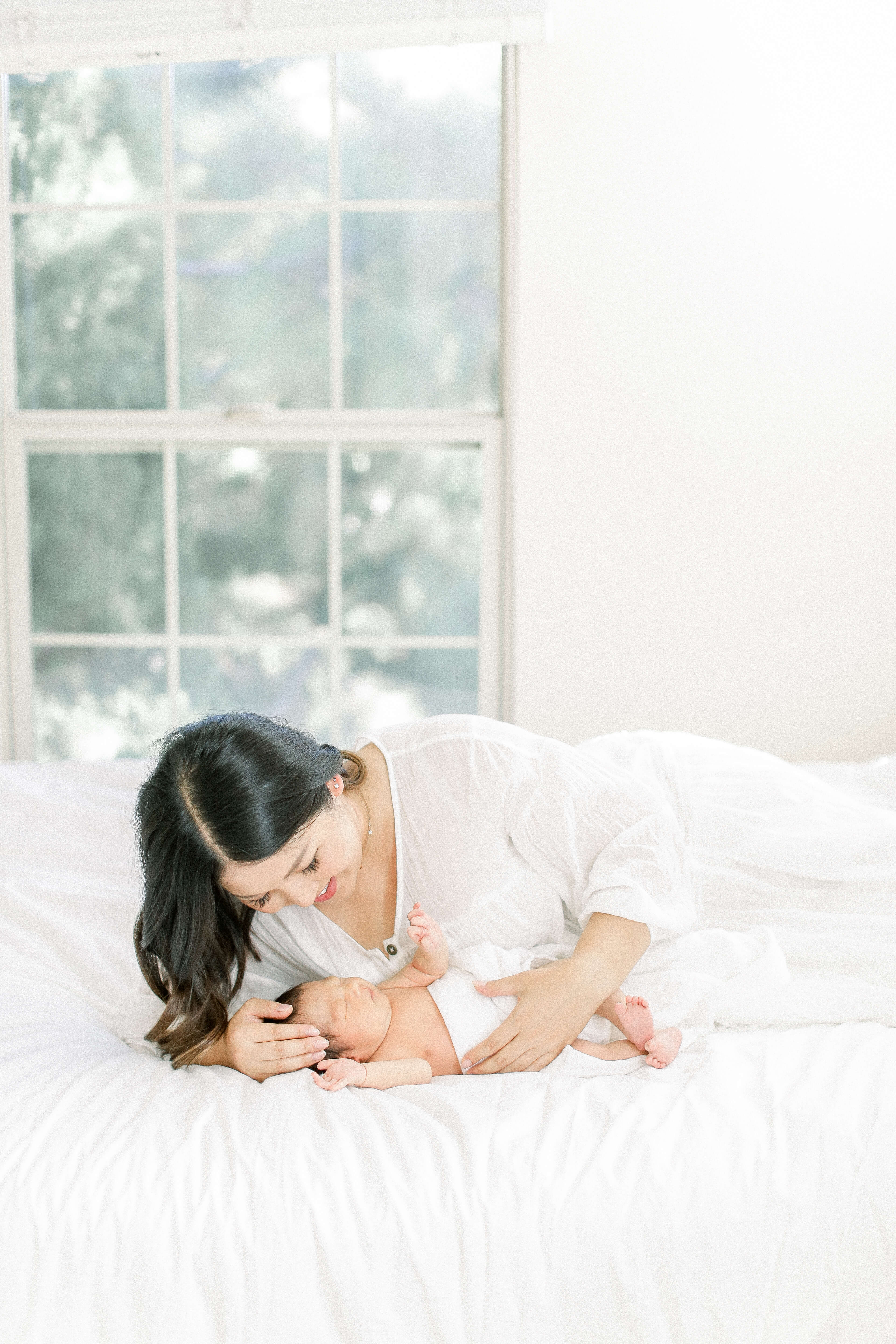 Mom with newborn photograph - Printique 